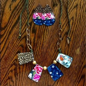 Plunder necklace and earring set